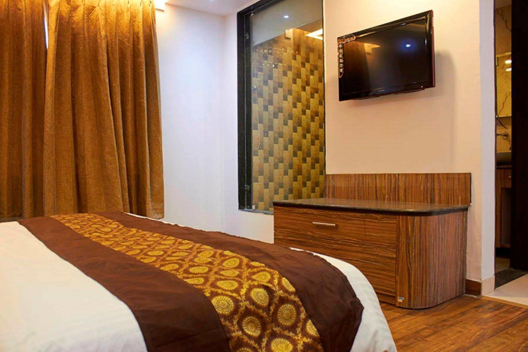 Hotel Waterfall Delhi  Eksteriør bilde
