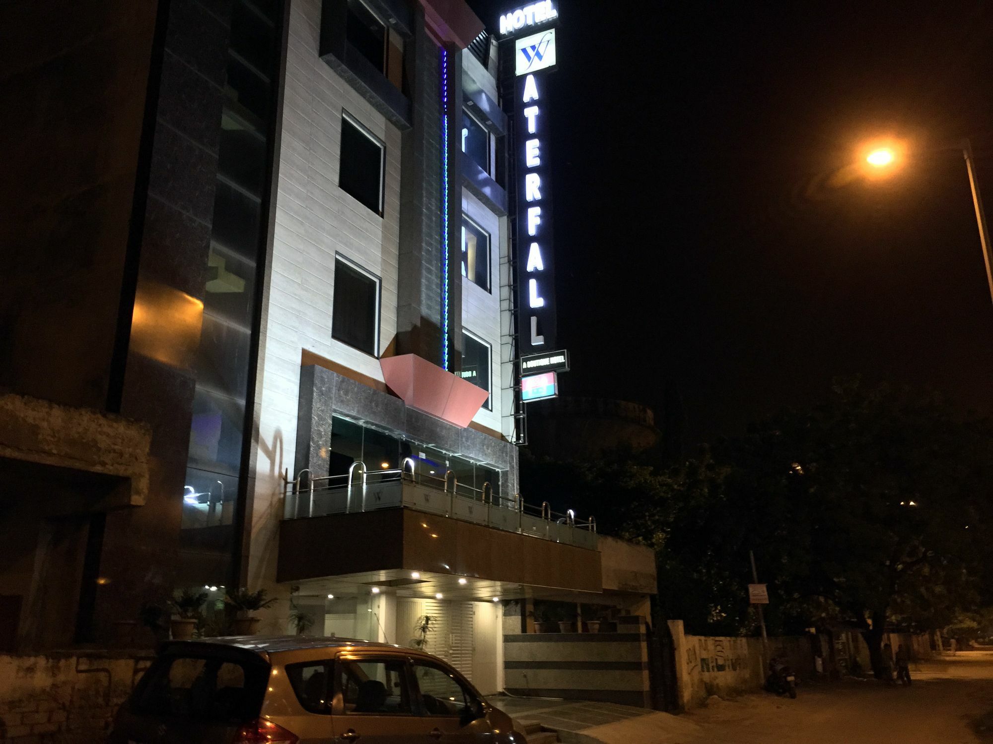 Hotel Waterfall Delhi  Eksteriør bilde