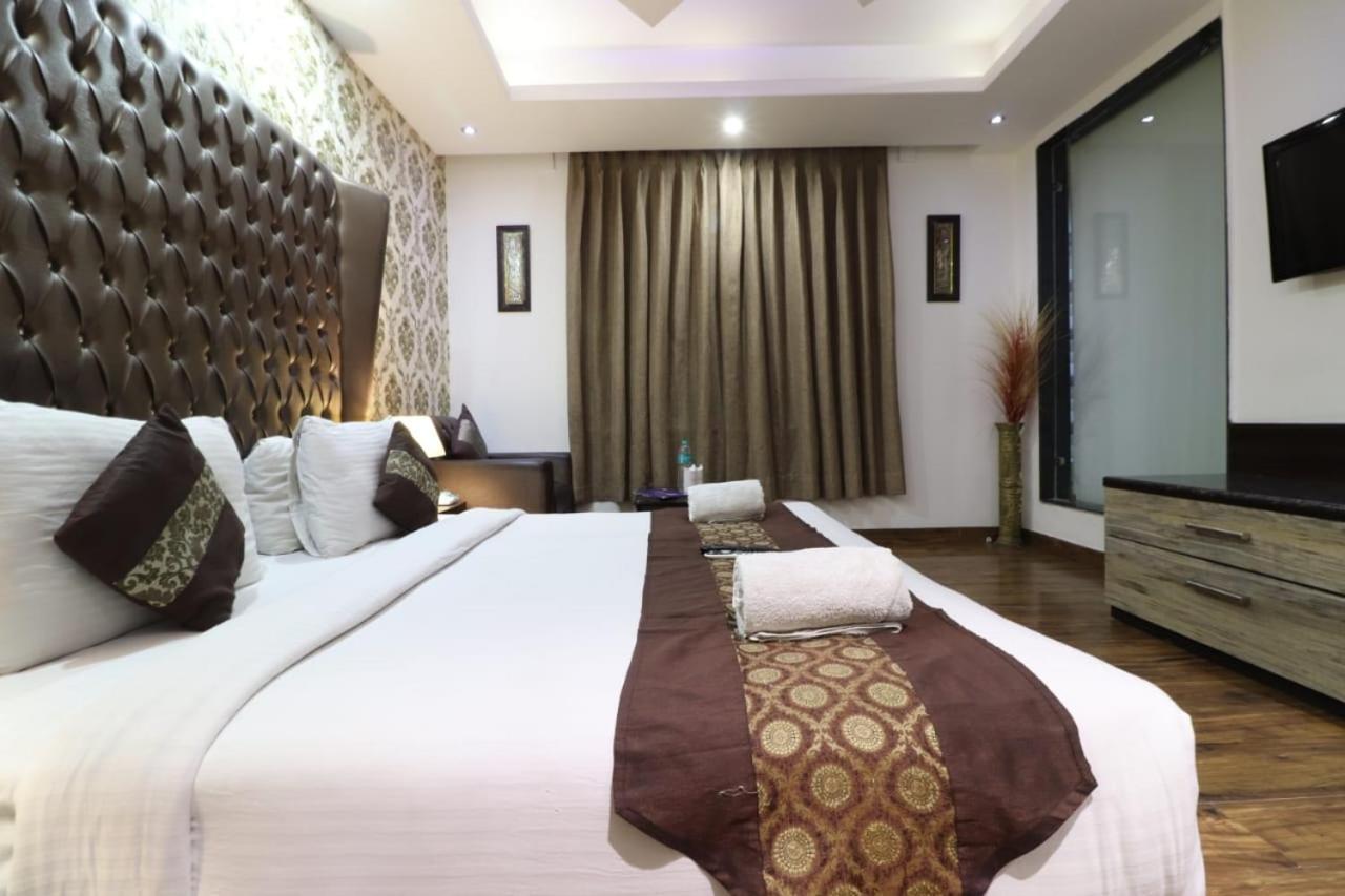 Hotel Waterfall Delhi  Eksteriør bilde